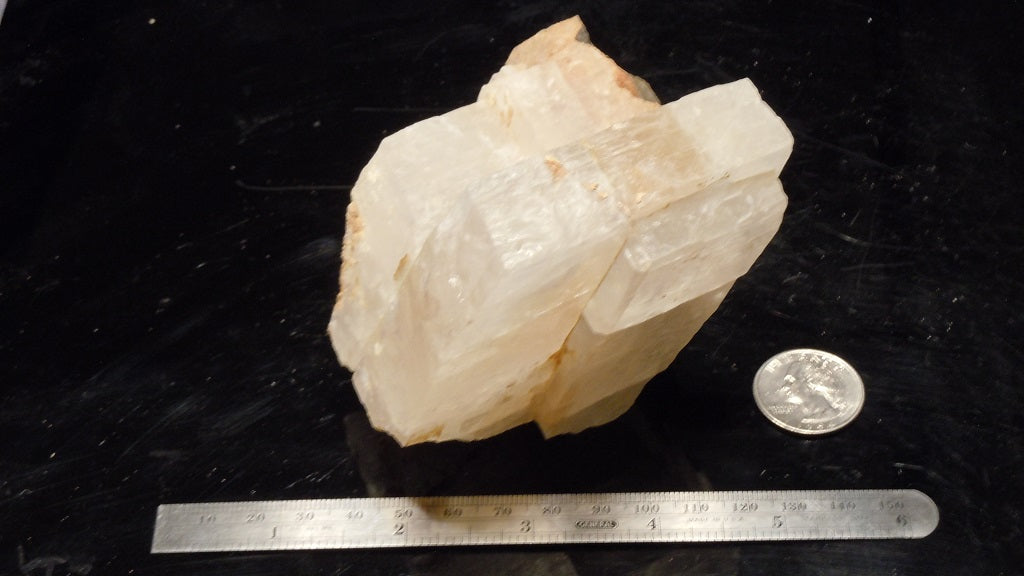 Large Book Cliff Calcite crystal cluster. 595 gram